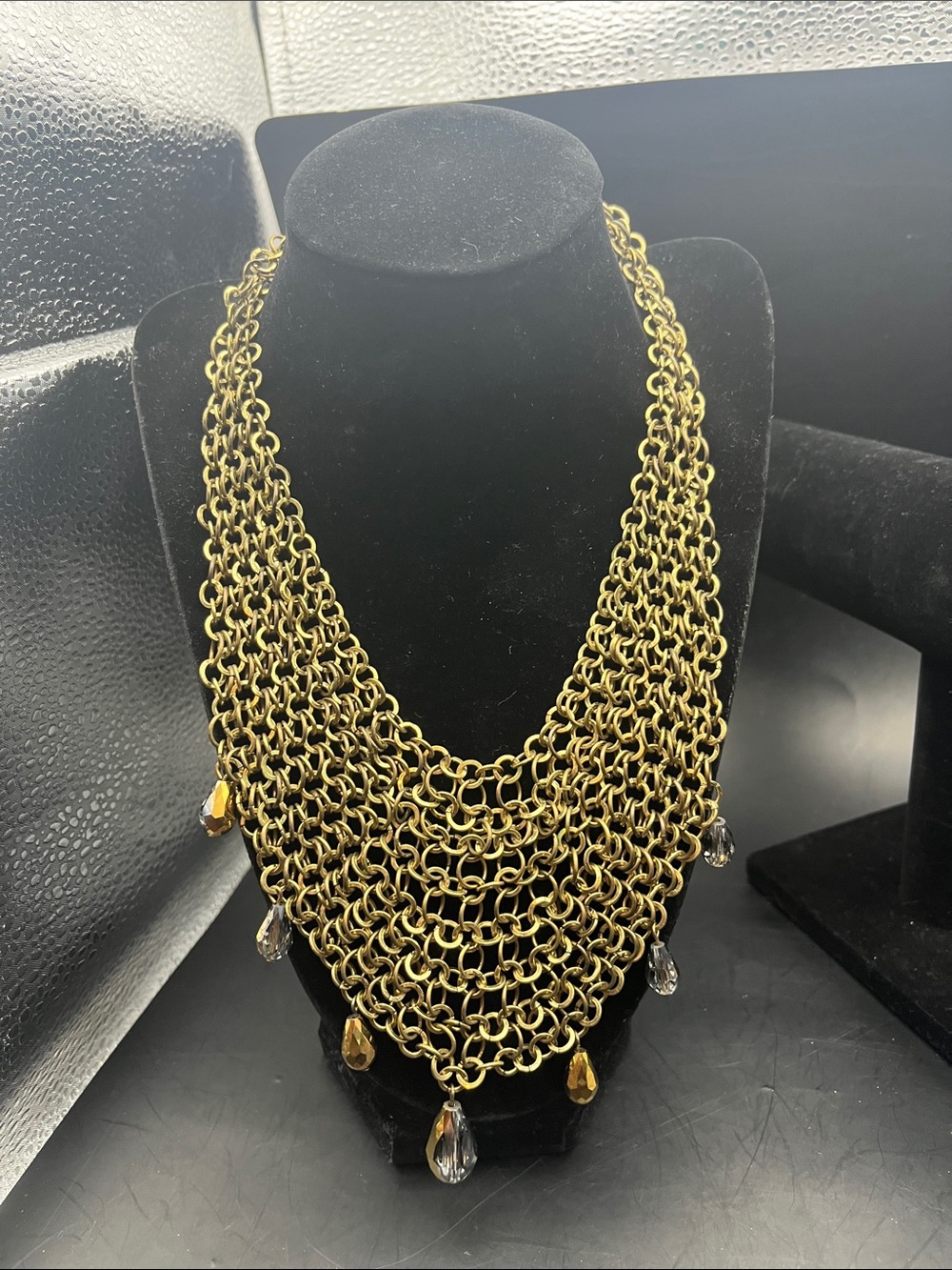 Vintage Elegant Gold Layer Chainmail Statement Necklace w. Teardrop Accents